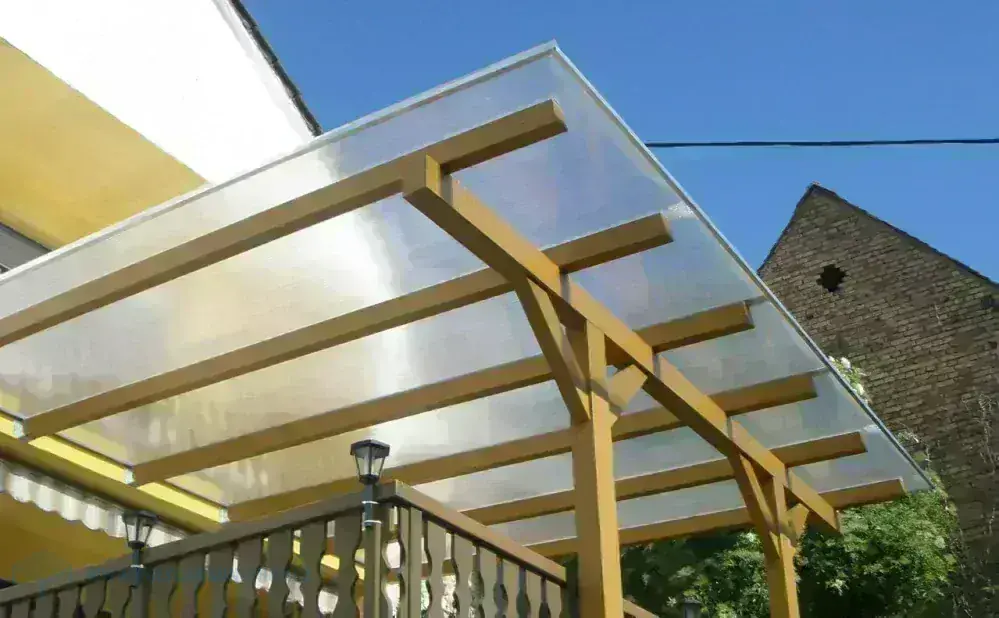 POLYKARBONÁTOVÁ DESKA LEXAN KOMOROVÁ 10 mm ČIRÁ 2UV