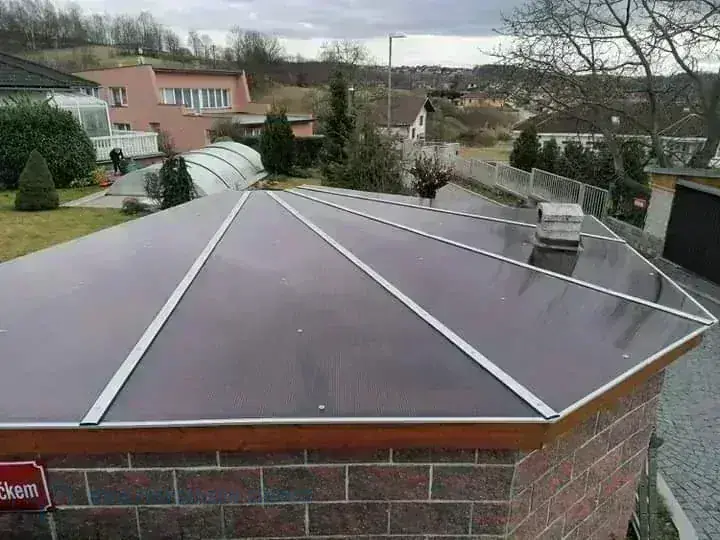 POLYKARBONÁTOVÁ DESKA LEXAN KOMOROVÁ 10 mm BRONZ 2UV