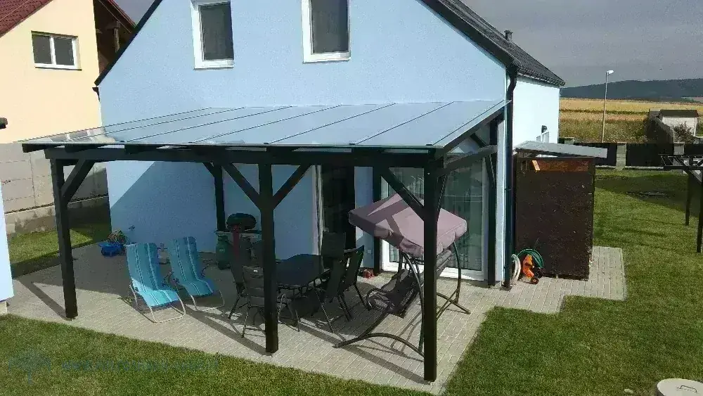 POLYKARBONÁTOVÁ DESKA LEXAN KOMOROVÁ 10 mm OPÁL 2UV