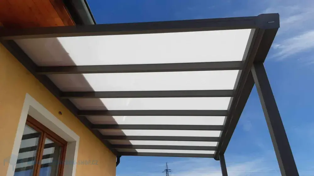 POLYKARBONÁTOVÁ PLNÁ DESKA 6 mm OPÁL