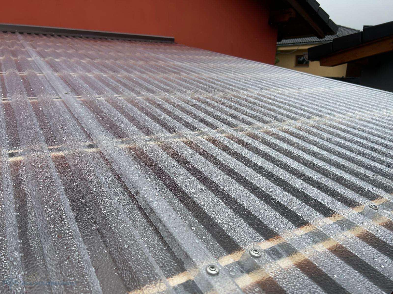 PC TRAPÉZ EMBOSSED STRUKTURA 1,1 mm ČIRÁ 76/18 mm