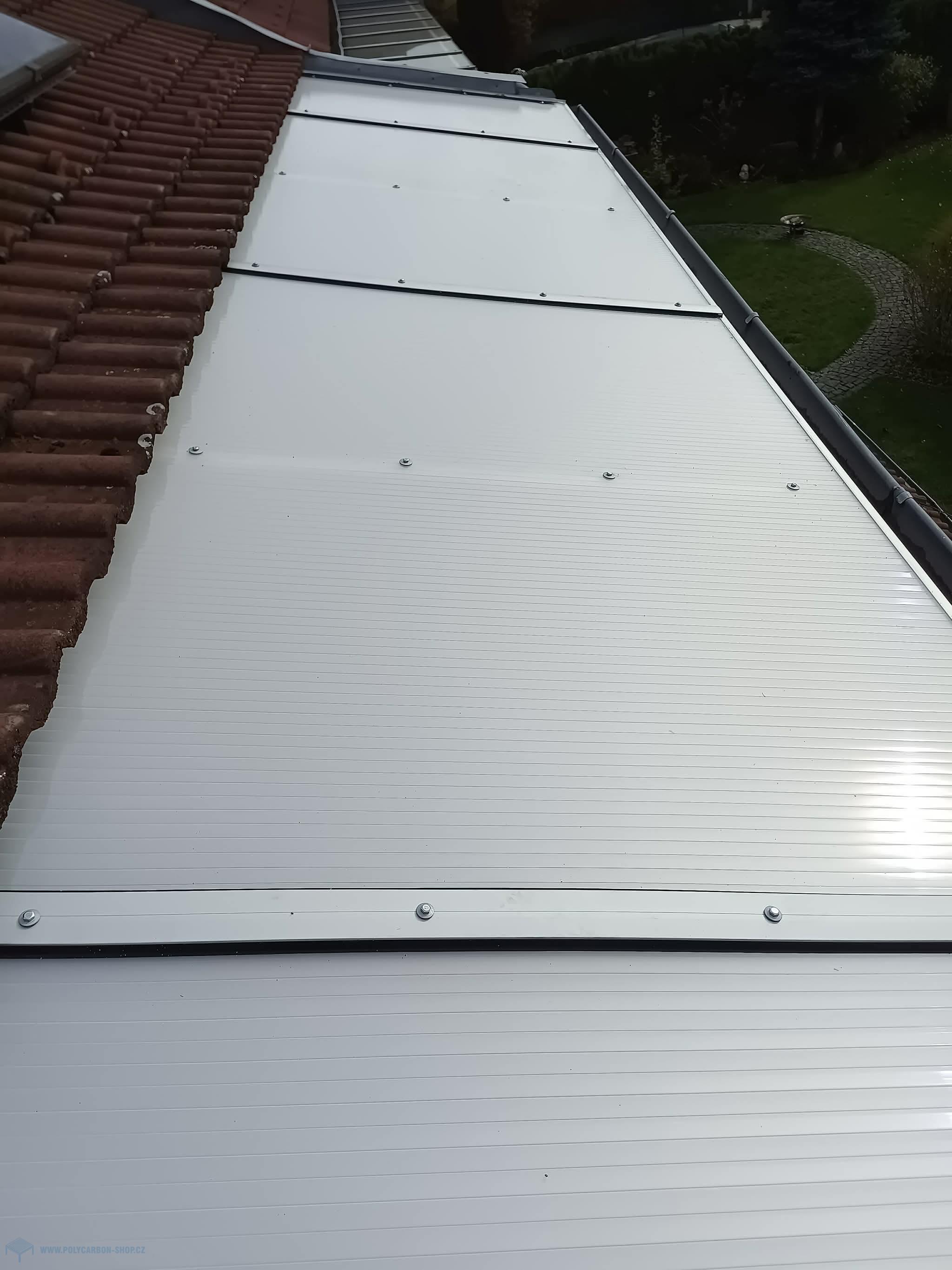 POLYKARBONÁTOVÁ DESKA LEXAN KOMOROVÁ 10 mm OPÁL 2UV