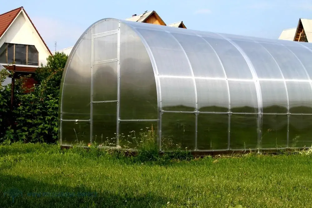 POLYKARBONÁTOVÝ SKLENÍK GrowDome 3x2x6 m (výplň 6,0mm)